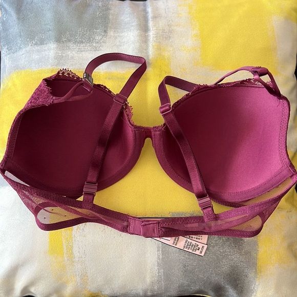 Victoria’s Secret very sexy lace bra 32C - Picture 5 of 7